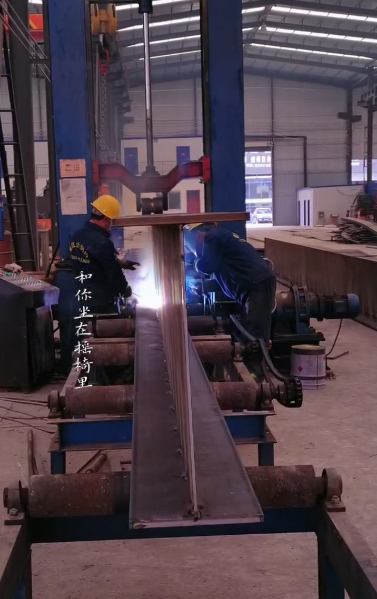 甘肃民勤钢结构厂H型钢组立机